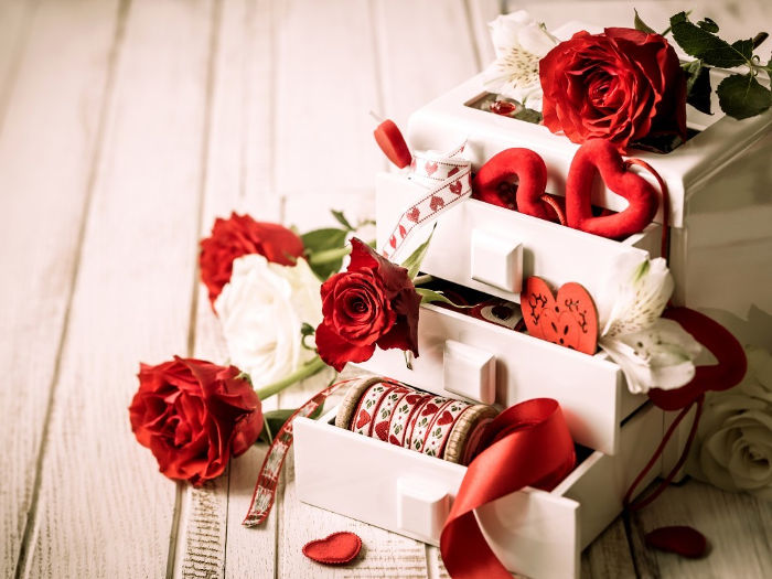 Список 50 лучших подарков любимой девушке на 14 февраля