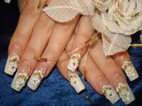 Как украсить ногти на свадьбу?