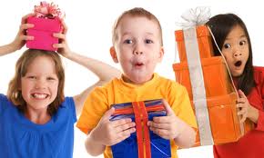 Как выбирать детские подарки на новый год